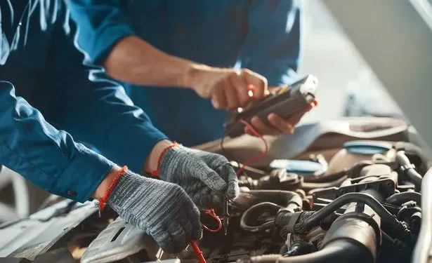 College lecturer ‘slept while at work and called students ‘d***heads’
