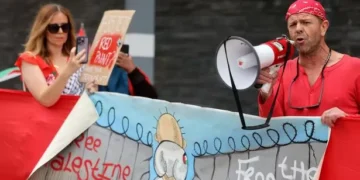 Why people formed a huge line around the Senedd