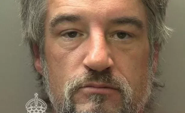 Paedophile claims to be King of UK and threatens to execute judge