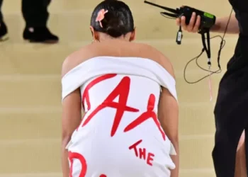 AOC Directed to Pay Over $2K for Breaking House Rules at 2021 Met Gala