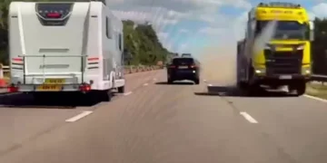 Video shows lorry inches from head-on smash after careering onto  wrong side of motorway