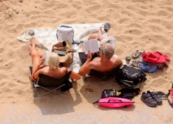 Met Office says another heatwave will hit Wales this weekend