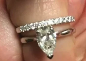 Man seen appearing to scope home before ‘devastating’ £50,000 jewellery and antiques theft