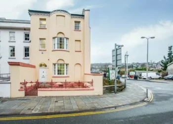 Listed office building in Welsh town now being sold as £400,000 house