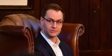 Hillary Clinton’s Failed Campaign Manager Robby Mook Resurfaces as Key Adviser in Super PAC Tied to Dems’ House Midterm Plans