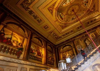 ‘Dress Code’ at Kensington Palace: Stepping into royal elegance