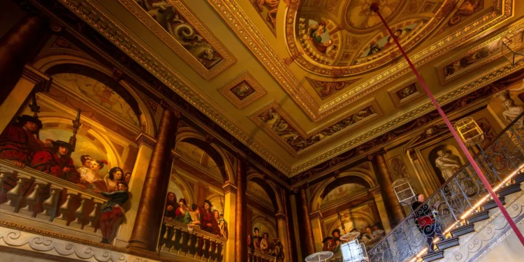 ‘Dress Code’ at Kensington Palace: Stepping into royal elegance