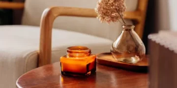 Fire experts issue alert to people lighting autumn themed candles