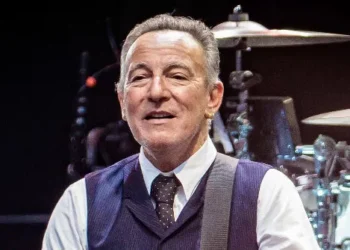 Bruce Springsteen Says ‘America Is Battered,’ We’re in ‘Dangerous Times’ at Premiere of His Biopic ‘Deliver Me from Nowhere’