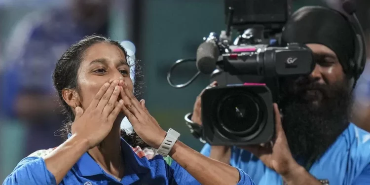 India script history, chase down 339 to reach women’s World Cup final