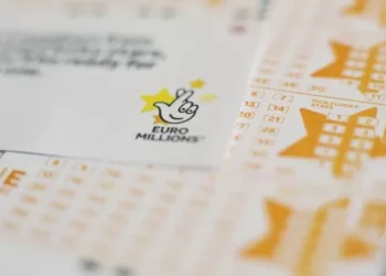 Live Euromillions and Thunderball draw and results for Friday, October 3