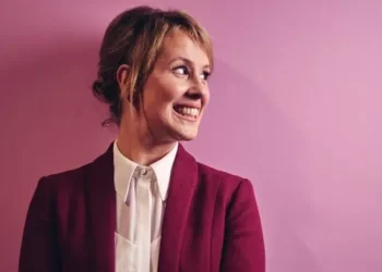 Welsh TV presenter says ‘I’m trying to show my children that life is still valuable’ as she battles cancer