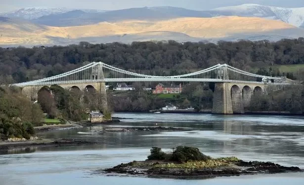 Key update as key Welsh bridge closes for emergency repairs