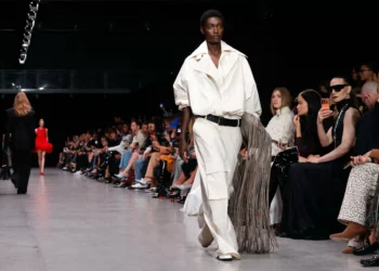 Paris Fashion Week highlights peace, plant-based fashion