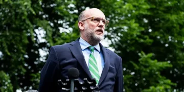 Trump White House Begins Substantial Federal Workforce Reduction as Democrat Shutdown Continues