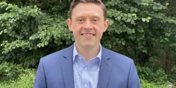 Politician kicked out of Welsh council meeting after tense debate on immigration