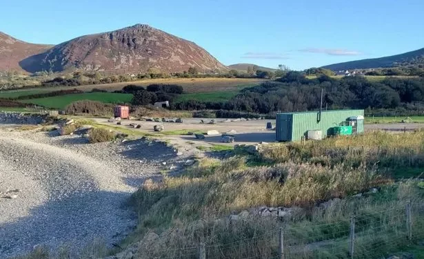 Huge row over ‘eyesore’ shipping container cafe placed by ‘untouched’ beach location