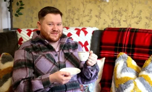 I was bullied but now I’m a successful writer and inspiring people with my home on TikTok