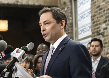 Chicago Alderman Irate After ‘Purple-Haired’ Anti-ICE Crusaders Ignore Murder of Hispanic Father & Son Outside Their Jewelry Store