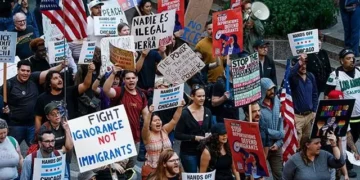 WATCH: Chicago Activists Cry Victim as They Harass Immigration Officers