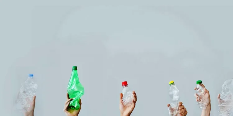 Glass vs PET: Alcobev sector rebalances packaging strategy amid cost and supply pressures