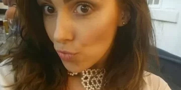 Body of mum found weeks after her death as knife located under pillow