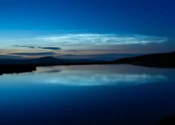 Man hospitalised after large-scale air and ground search at Welsh beauty spot