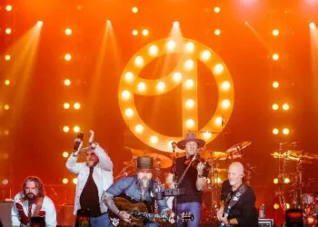 Fans Freak Out at Zac Brown’s ‘Demon Ritual’ with ‘Hellish Scenes’ at Las Vegas Concert