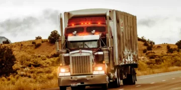 Immigrant Truckers Sue California for ‘Unlawful’ Plan to Revoke CDLs