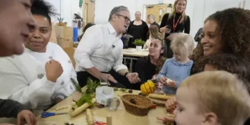 Starmer sets out plans to cut child poverty by 550,000 during visit to Wales