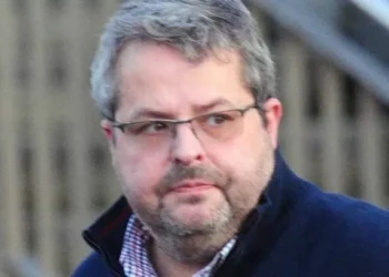 Car dealing crook who made £750k from victims was ordered to pay back just £1 – until now