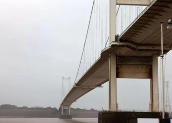 Major bridge closure live as strong winds buffer coast on Christmas Day