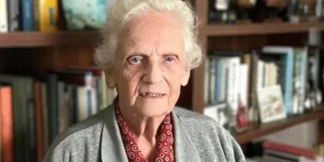 Meet the 92-year-old woman who has just graduated from Swansea University