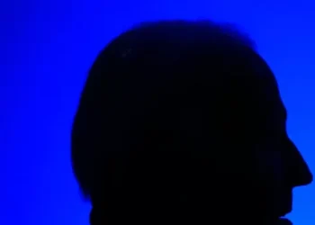 PHOTO — ‘Where’s Waldo?’: Joe Biden Hides Behind Family in Christmas Photo