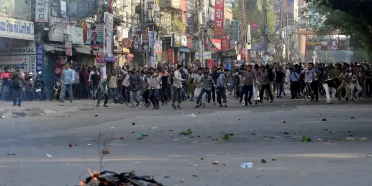 India decides to withdraw families of officials from Bangladesh amid security concerns