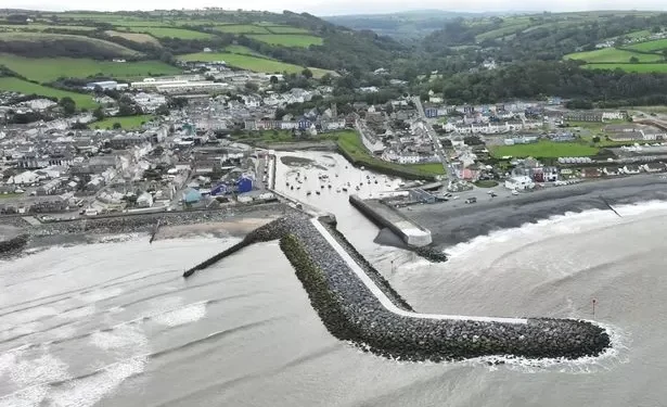 Storm Chandra batters Wales with 17 flood alerts in place as UK major incident declared