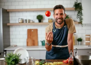 ‘I’m a fat loss coach – add 5 foods into your diet, they have barely any calories’