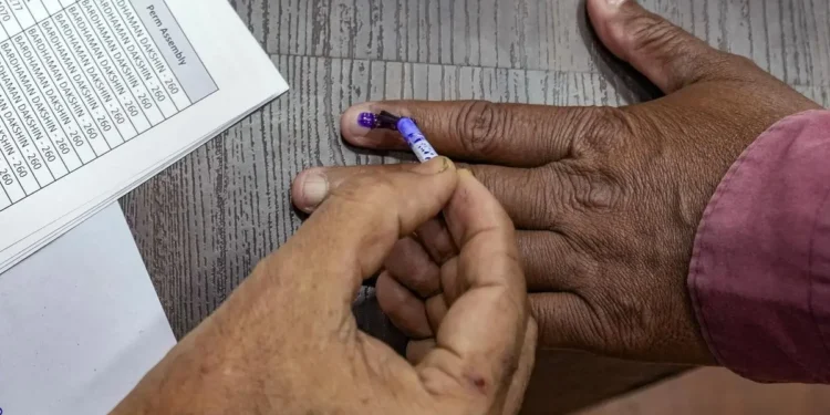 Karnataka survey finds strong public trust in elections and EVMs, sparks political row