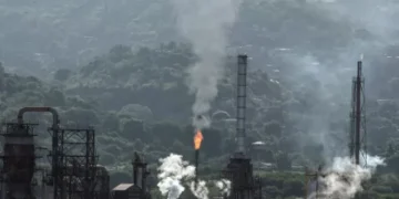 Trump: Oil Companies Will Invest at Least $100 Billion to Rebuild Venezuela’s Oil Infrastructure