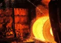 Global steel production dips 2% in 2025
