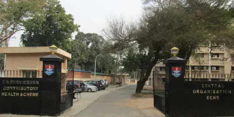 Ex-servicemen protest ECHS cash crunch, warn of nationwide agitation