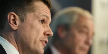 Robert Jenrick attacks Tories as ‘failed’ party as he defects to Reform