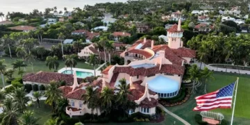 Armed man carrying ‘shotgun and fuel can’ shot dead trying to storm Trump’s Mar‑a‑Lago