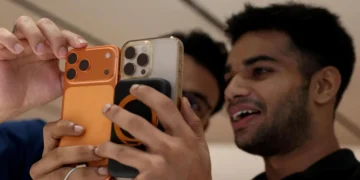 Smartphones India’s top exports category: Vaishnaw