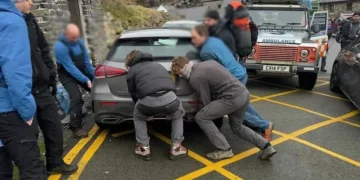 Mercedes ‘bounced’ out of the way for blocking access during medical emergency