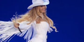 Beyoncé Shows Off New Blonde Bob Hairstyle While Celebrating Super Bowl LX